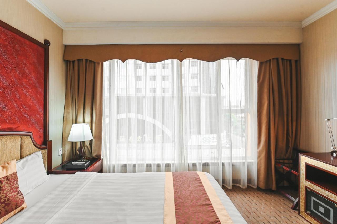 Royal Plaza Hotel Guangzhou Bagian luar foto
