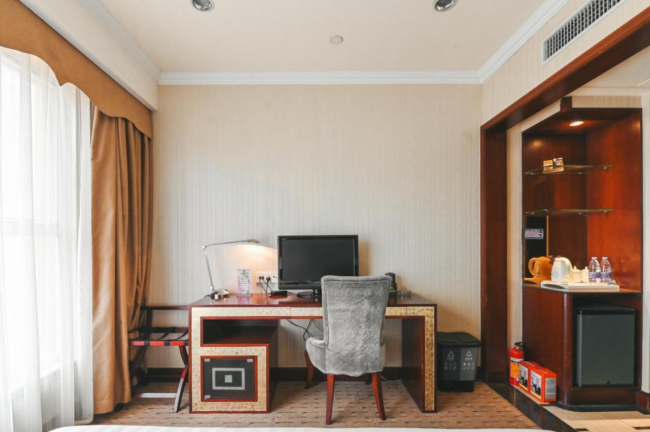 Royal Plaza Hotel Guangzhou Bagian luar foto