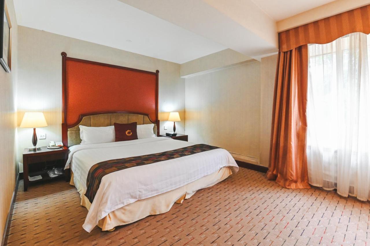 Royal Plaza Hotel Guangzhou Bagian luar foto