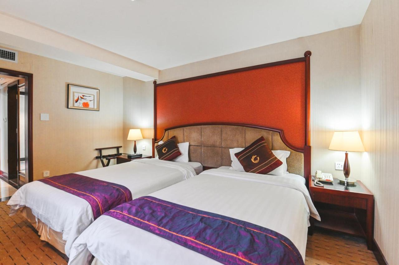 Royal Plaza Hotel Guangzhou Bagian luar foto