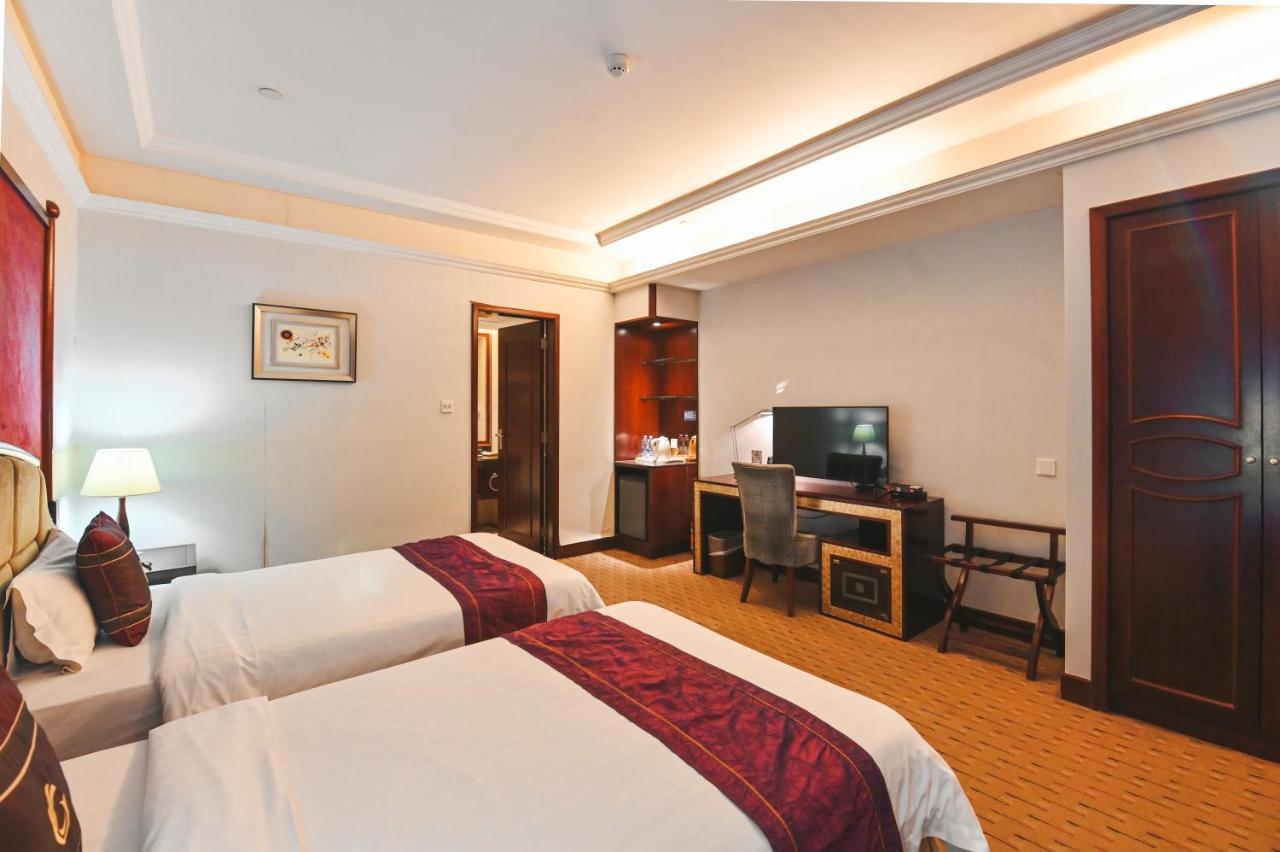 Royal Plaza Hotel Guangzhou Bagian luar foto
