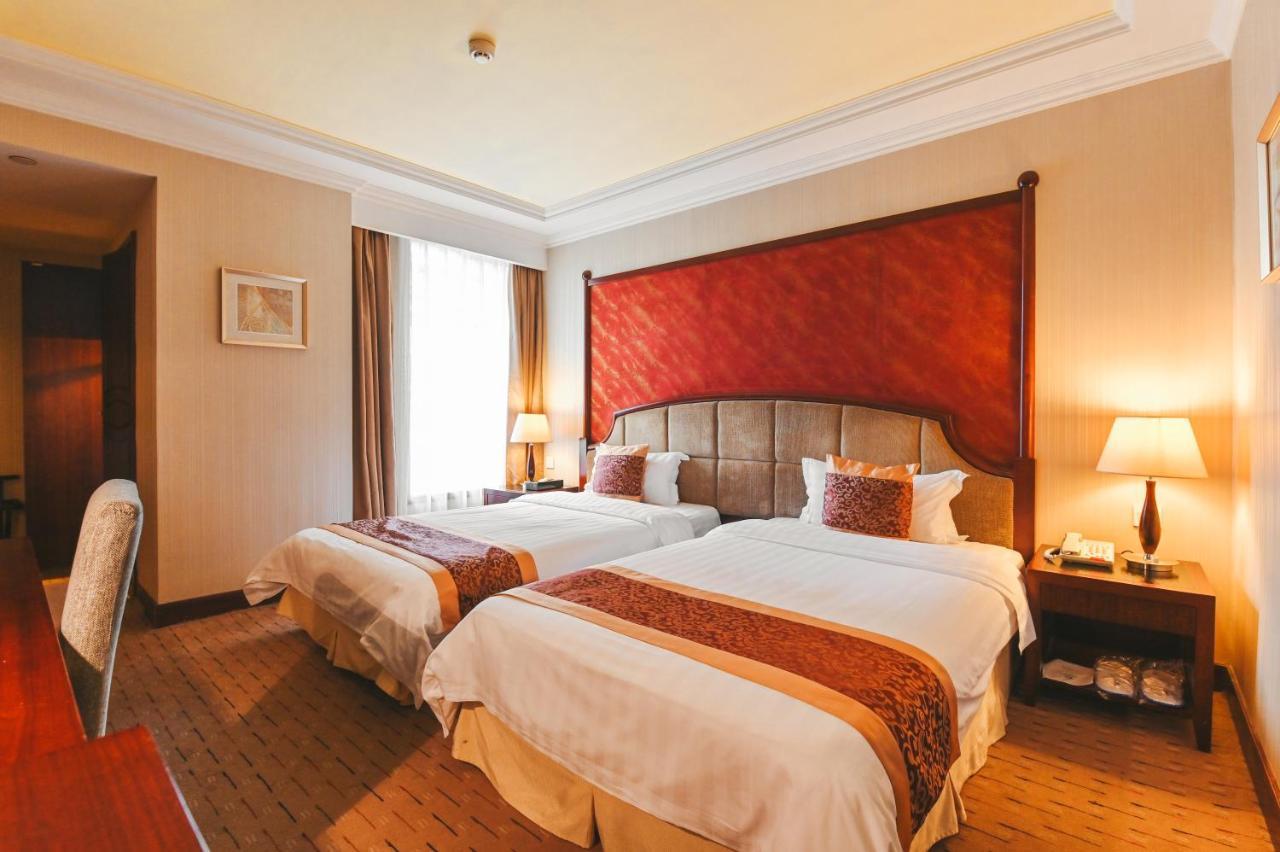 Royal Plaza Hotel Guangzhou Bagian luar foto