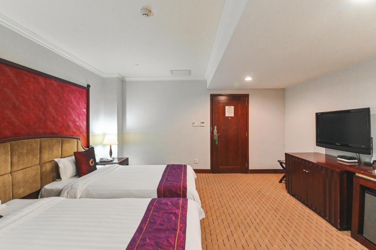 Royal Plaza Hotel Guangzhou Bagian luar foto
