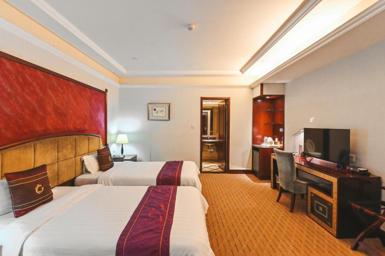 Royal Plaza Hotel Guangzhou Bagian luar foto