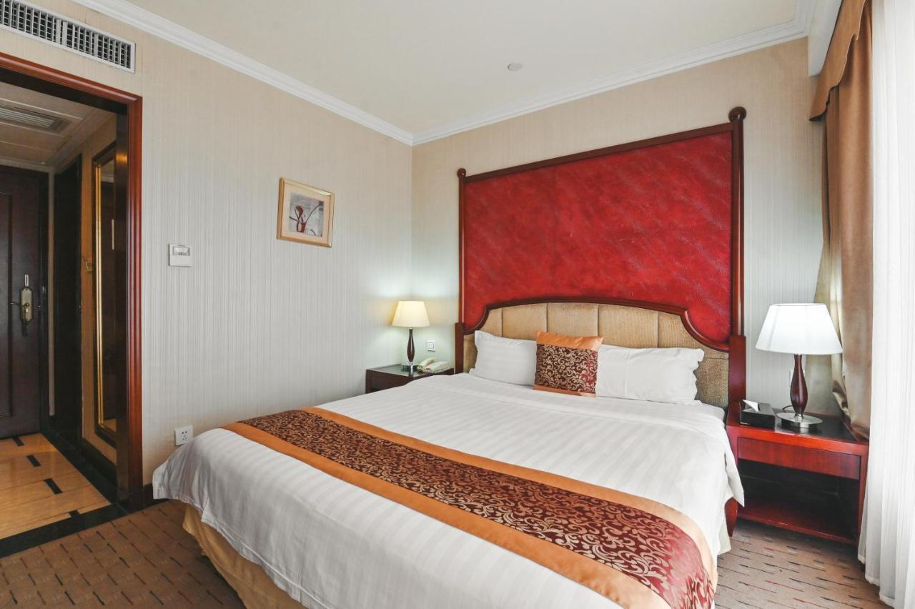 Royal Plaza Hotel Guangzhou Bagian luar foto