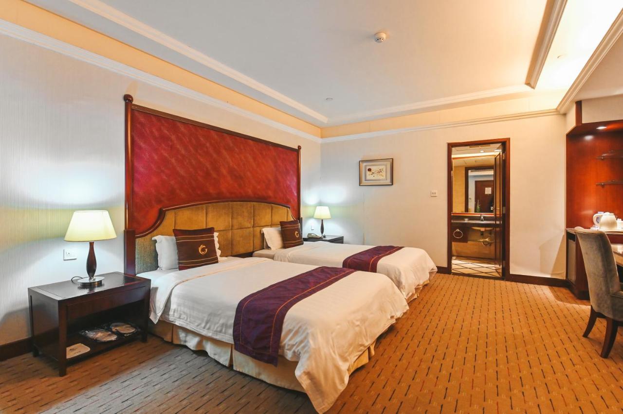 Royal Plaza Hotel Guangzhou Bagian luar foto