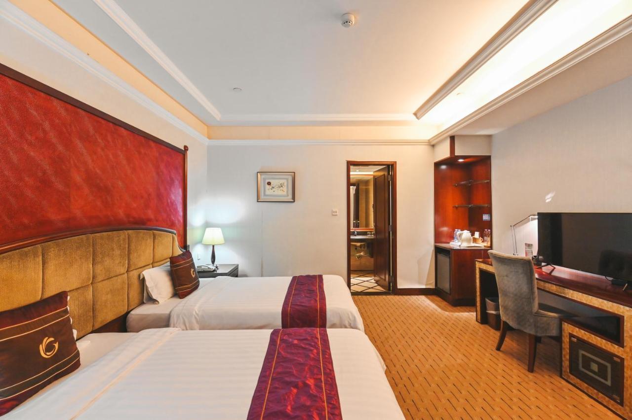 Royal Plaza Hotel Guangzhou Bagian luar foto