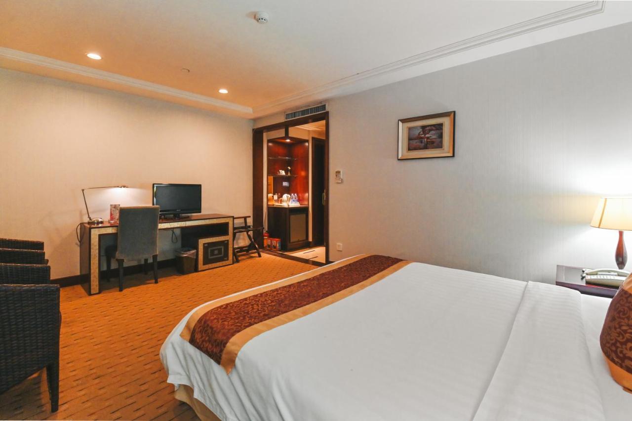 Royal Plaza Hotel Guangzhou Bagian luar foto
