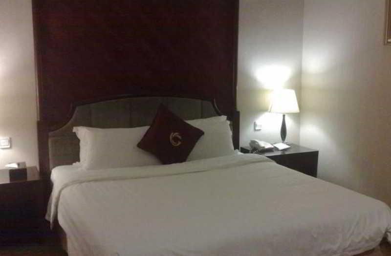 Royal Plaza Hotel Guangzhou Bagian luar foto